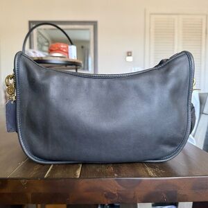 Vintage Coach Swinger Bag Style 4040 in Navy